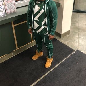 Meet your Posher, Stanley